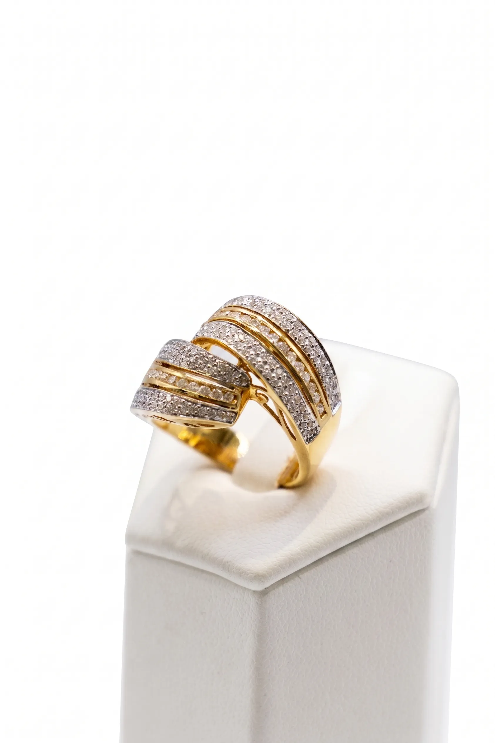 Anello bicolore intrecciato con zirconi in oro 18 Kt
